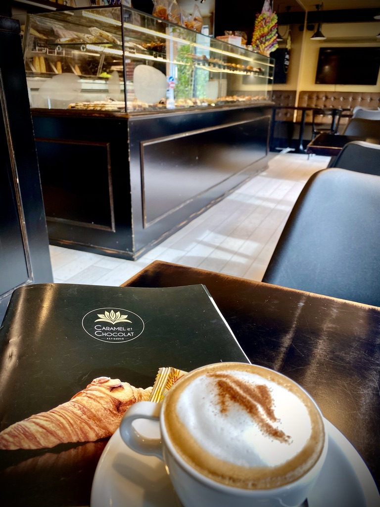 Café servido junto a la carta